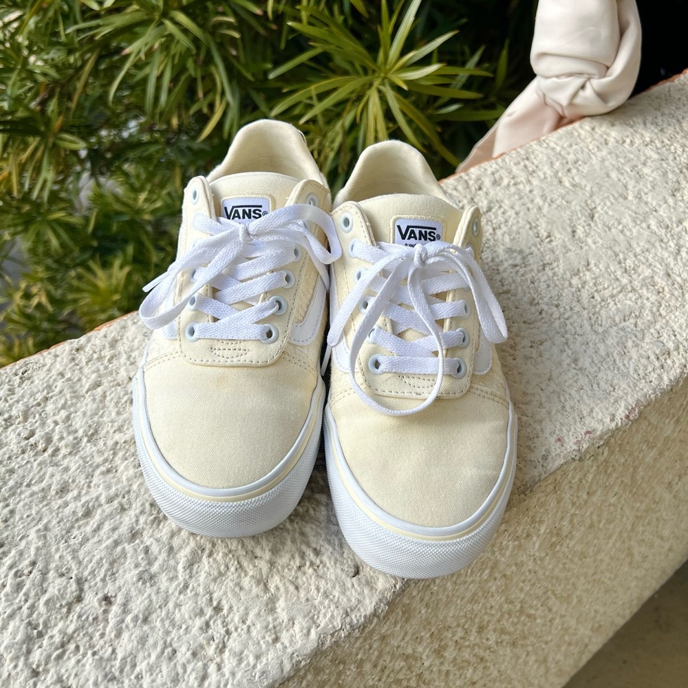 Vans Ward Lo Sneaker (Pale Yellow)